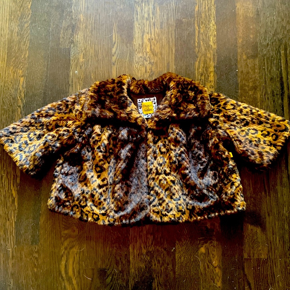 Adorable leopard faux fur jacket